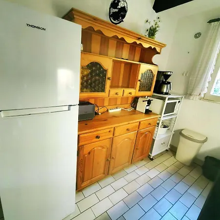 Mitoyenne Calme Avec Piscine, Clim Et Parking Pour 4 Pers. - Fr-1-607-179