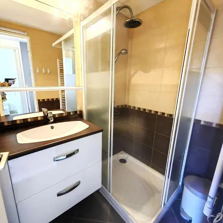 Mitoyenne Calme Avec Piscine, Clim Et Parking Pour 4 Pers. - Fr-1-607-179 *