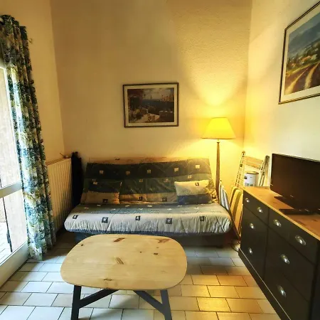 Villa Mitoyenne Calme Avec Piscine, Clim Et Parking Pour 4 Pers. - Fr-1-607-179
