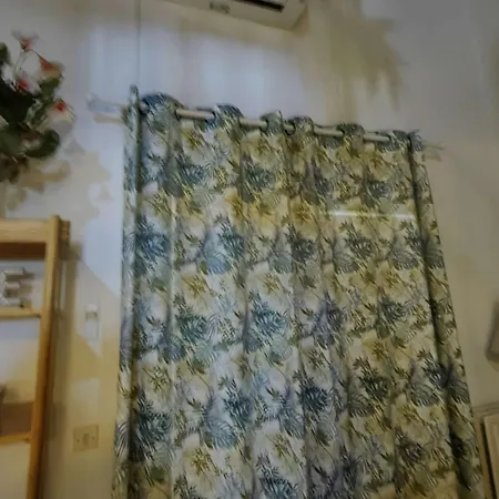 Mitoyenne Calme Avec Piscine, Clim Et Parking Pour 4 Pers.