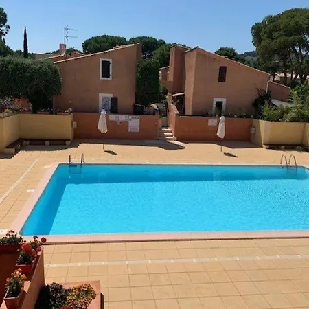 Villa Mitoyenne Calme Avec Piscine, Clim Et Parking Pour 4 Pers. - Fr-1-607-179 *